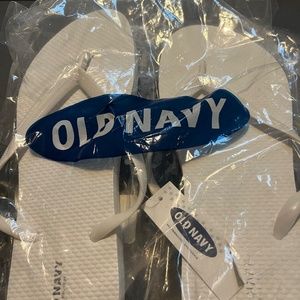 3 pair white gray and navy flipflops size 6